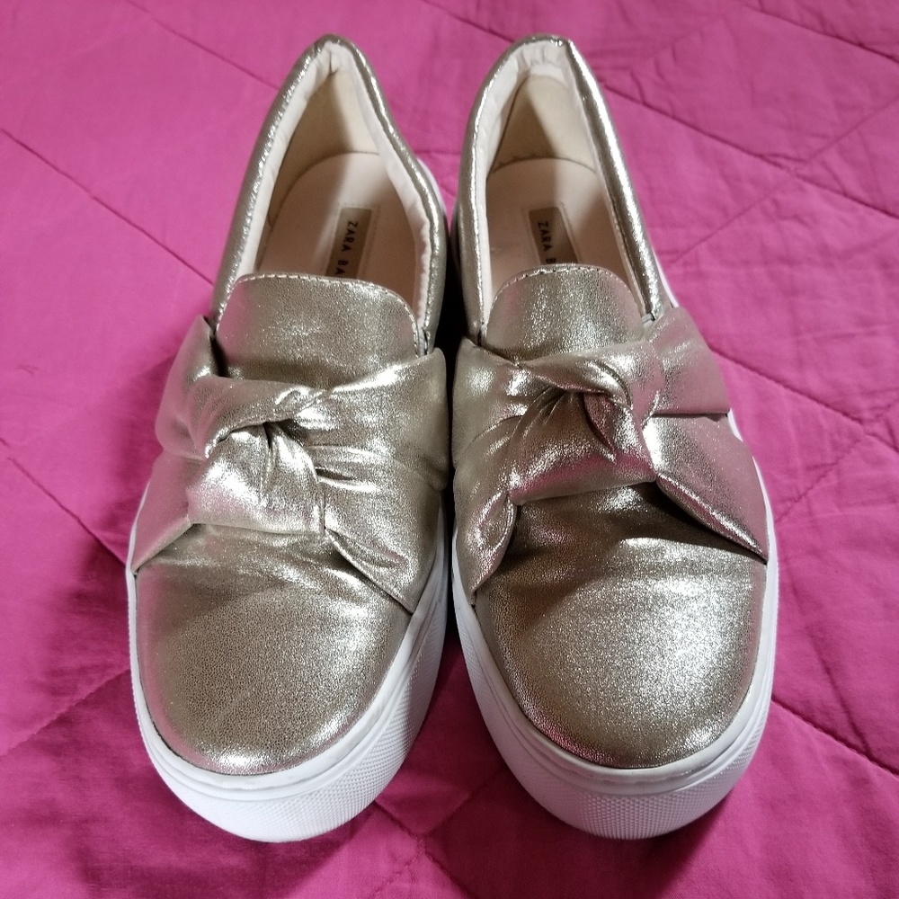 Zara Woman Sneaker with Knots